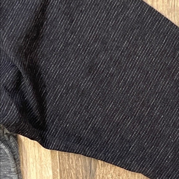 Under Armour Charcoal and Black Baseball Tee - Picture 4 of 6